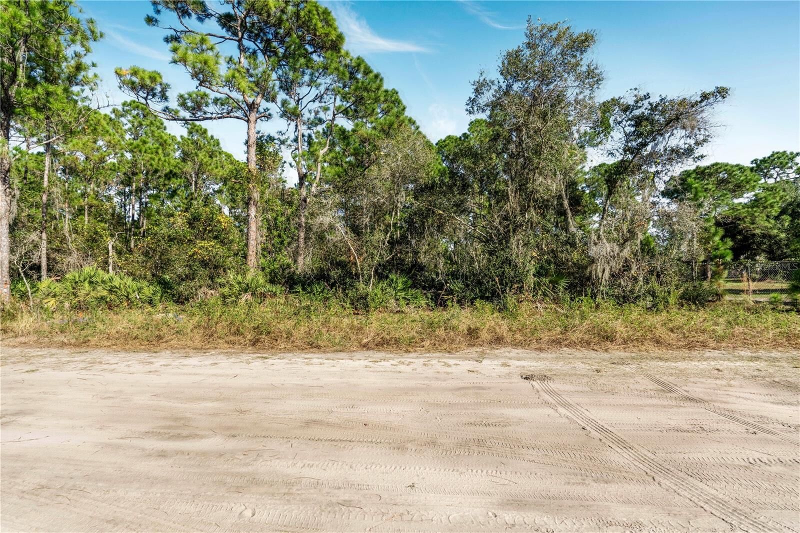 Property Photo: 35 Fyfe Avenue FL 32713
