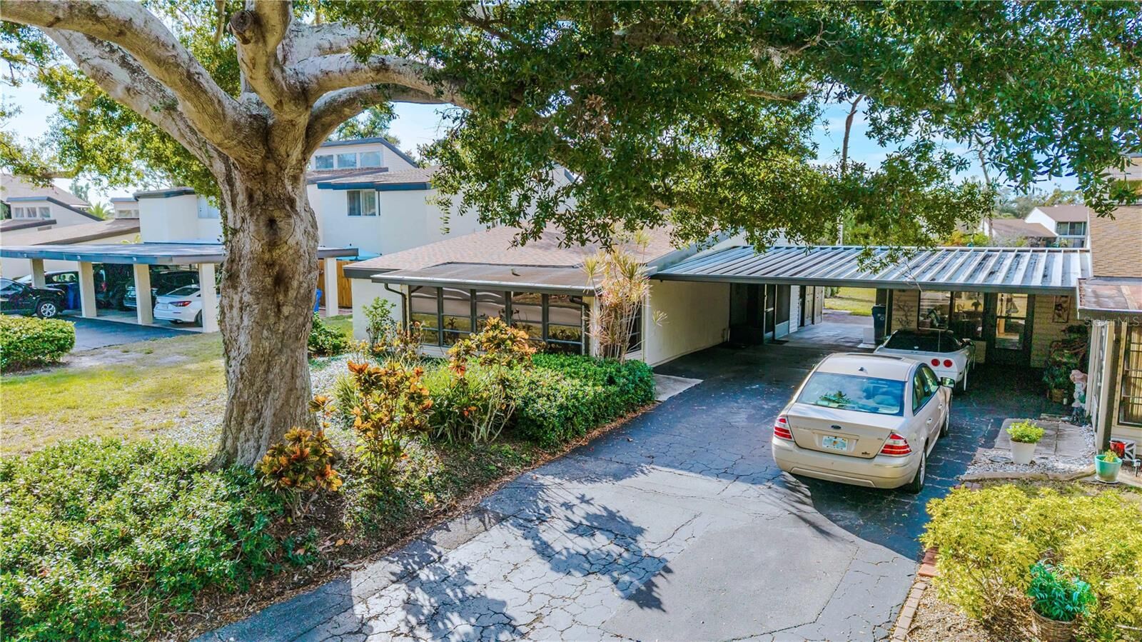 Property Photo:  728 White Pine Tree Road 85  FL 34285 