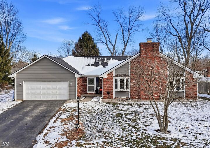 Property Photo:  999 Shoreline Circle  IN 46034 