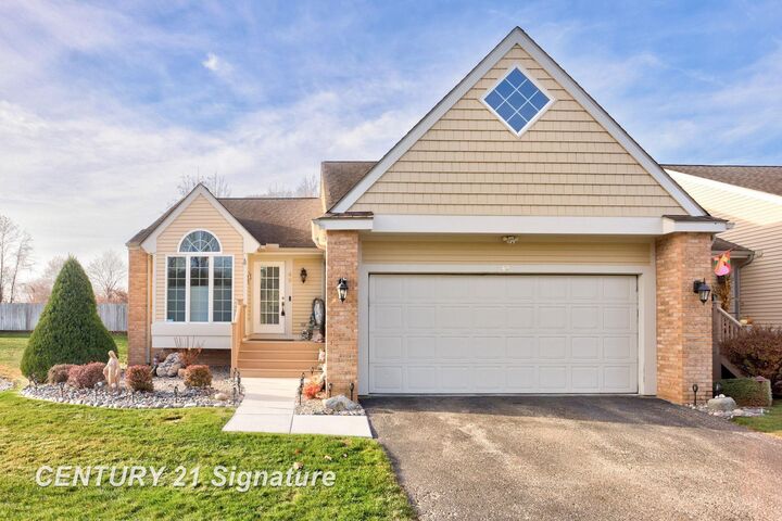 Property Photo:  49 W Willow Pond Drive  MI 48603 