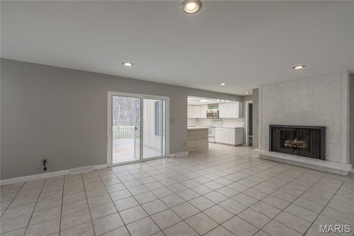 Property Photo: 149 Rue Grand Drive MO 63367