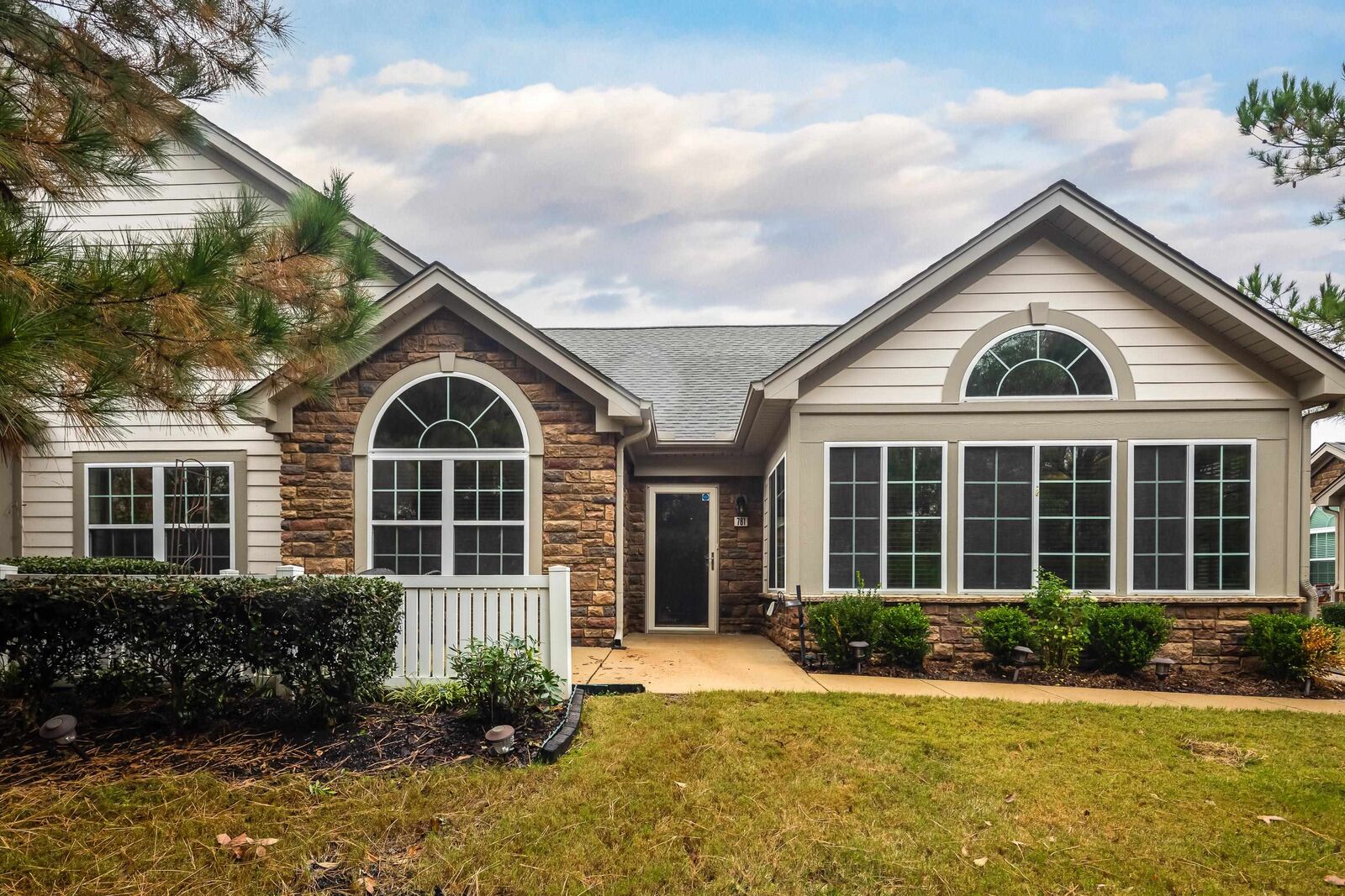 Property Photo: 781 Stonevillage Cv 28 TN 38017