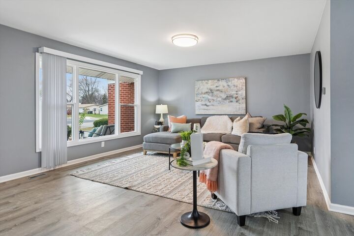 Property Photo:  60 Fernwood Road  IL 60538 