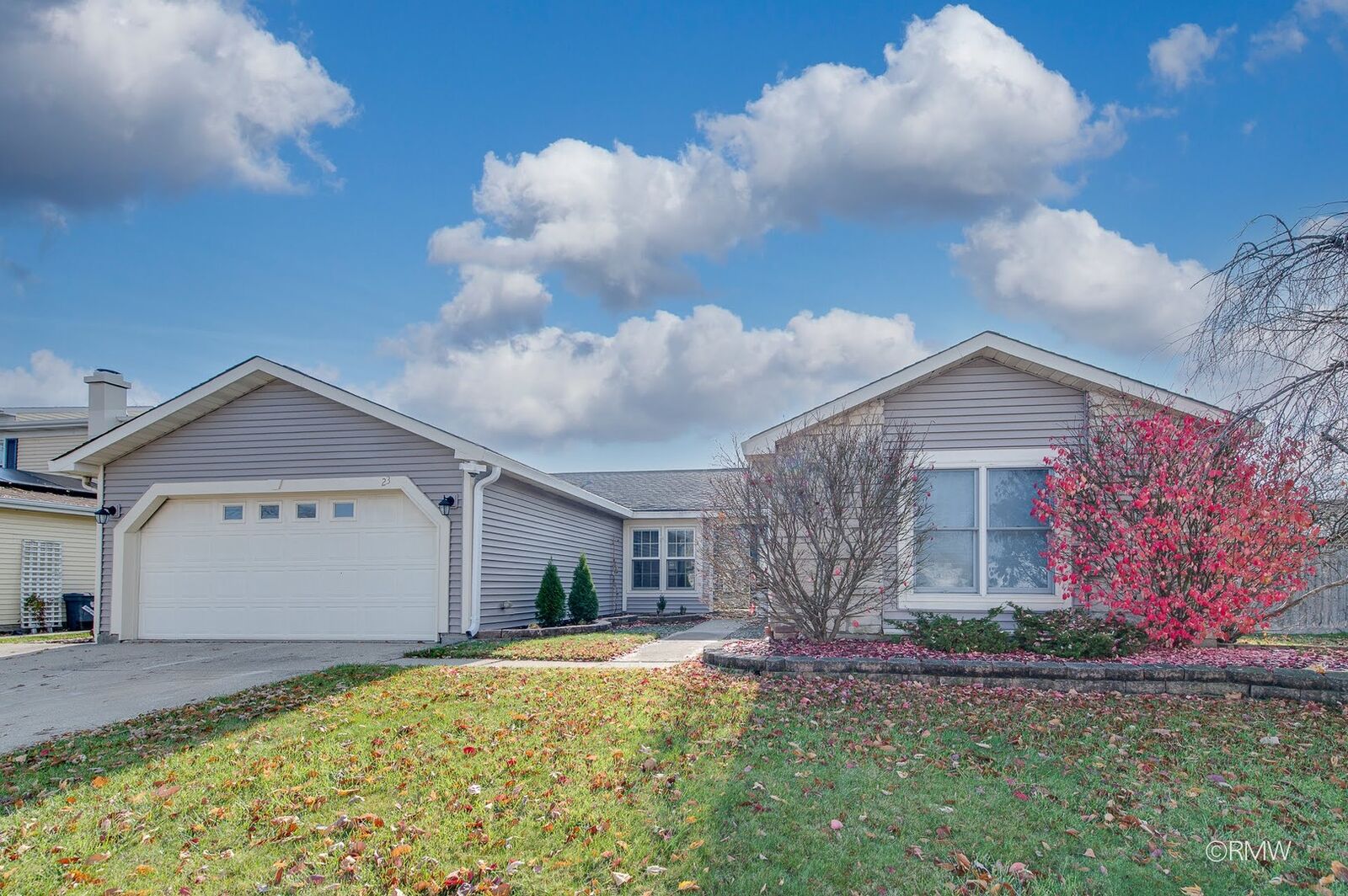 Property Photo:  23 Hesterman Drive  IL 60139 