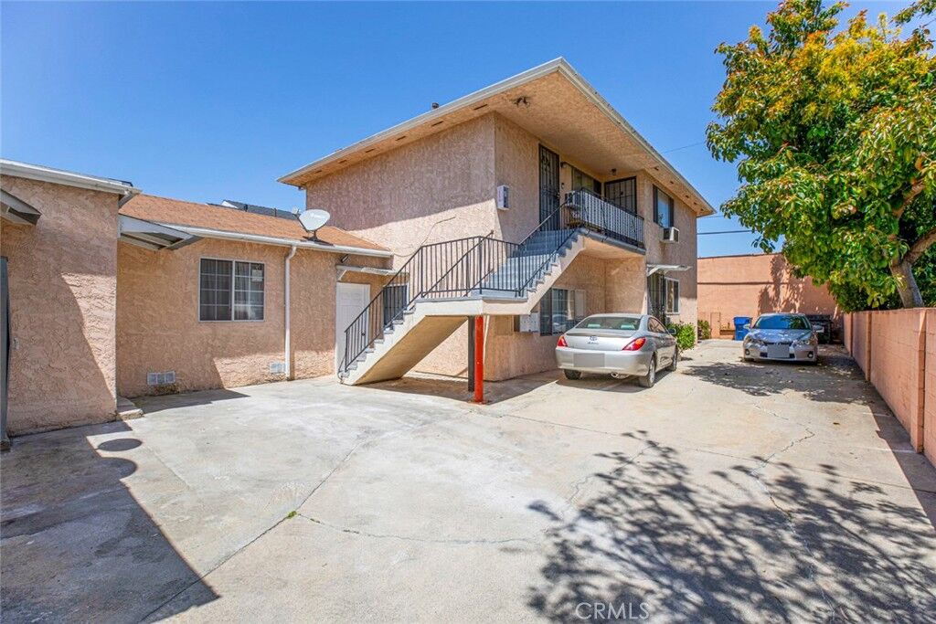 Property Photo:  14319 Tiara Street 2  CA 91401 