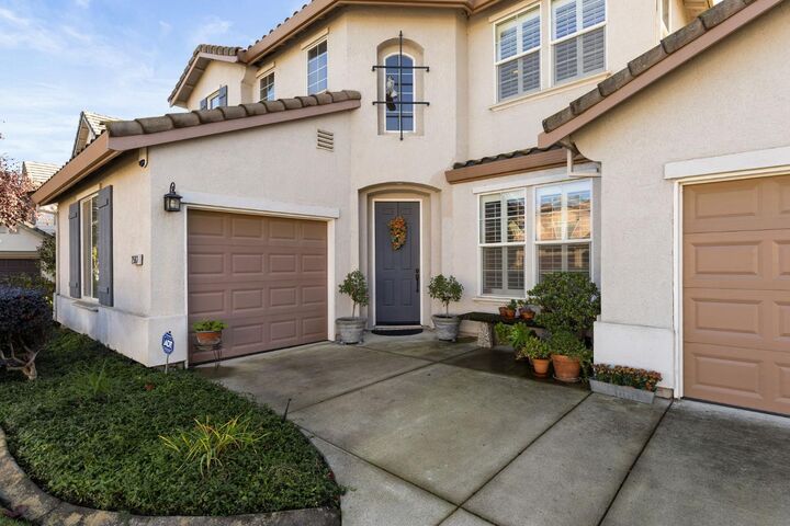 Property Photo: 2567 Parkcrest Way CA 95747