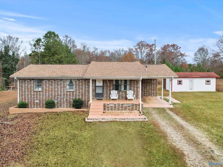 Property Photo:  735 County Road 422  AL 35978 
