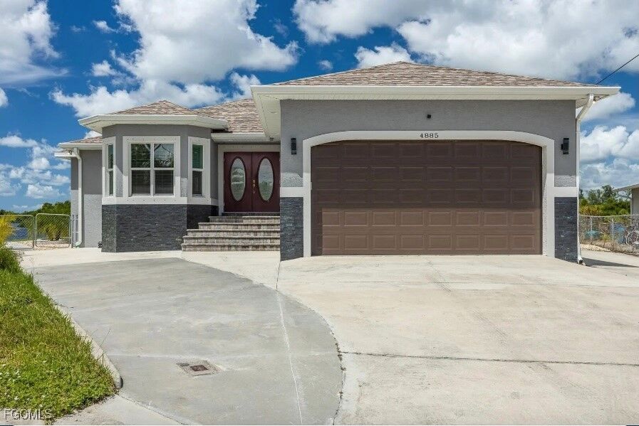 Property Photo: 4885 E Riverside Drive FL 33905