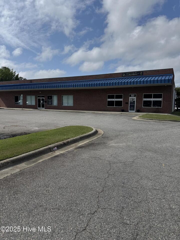 Property Photo:  2129 Lawrence Circle  NC 27804 