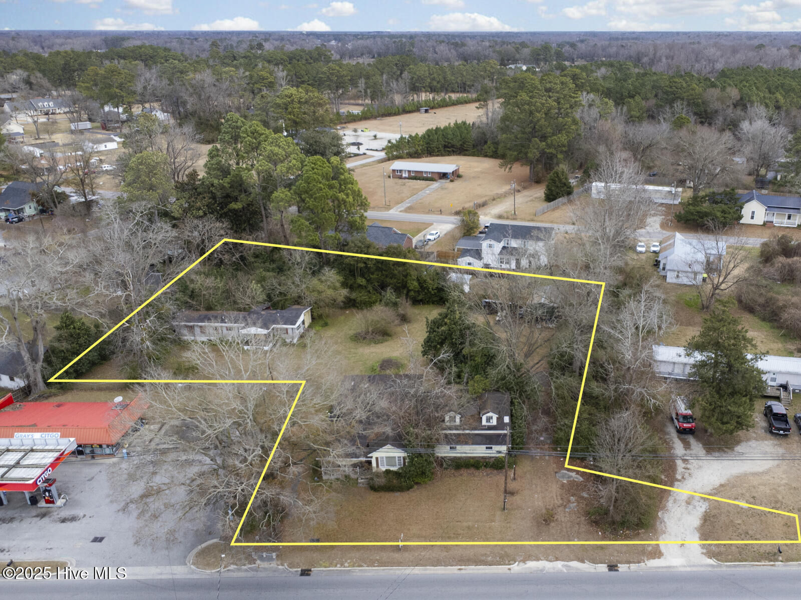 Property Photo: 202 Kinston Highway NC 28574