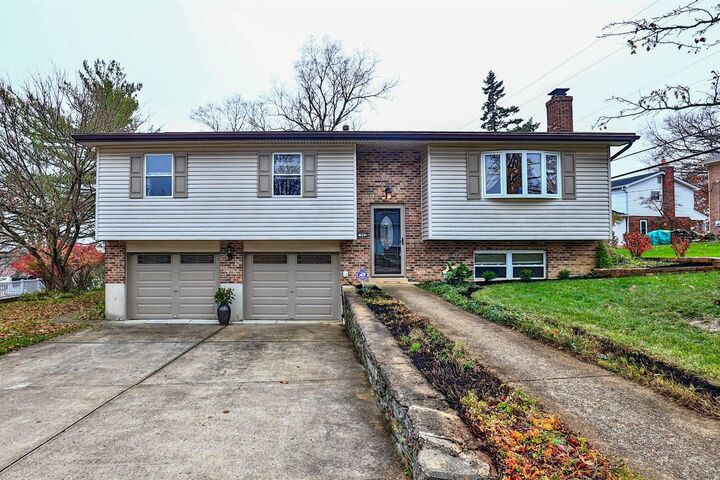 Property Photo:  402 Coachlight Drive  KY 41017 