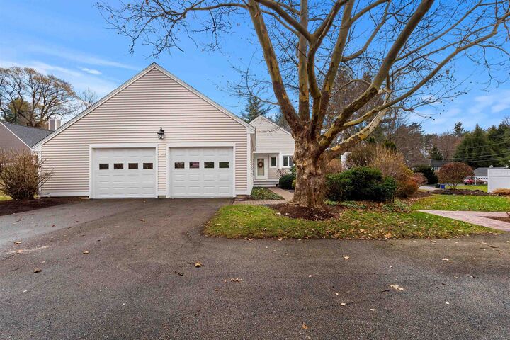 Property Photo:  755 Straw Hill Road  NH 03104-1681 