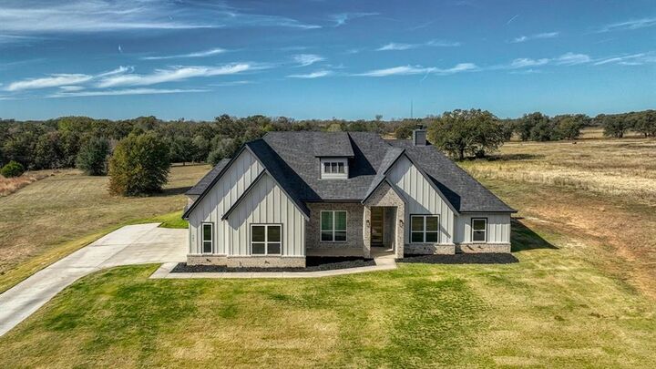 Property Photo:  121 Dubois Road  TX 76487 
