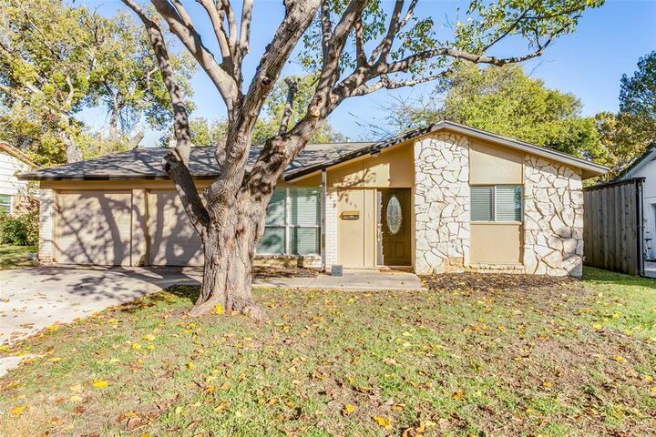 Property Photo:  845 Lovers Lane  TX 76051 