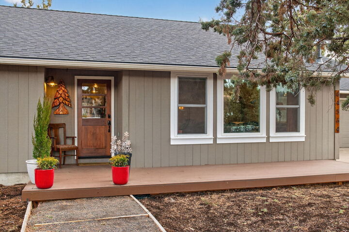 Property Photo:  64564 Riverview Avenue  OR 97703 