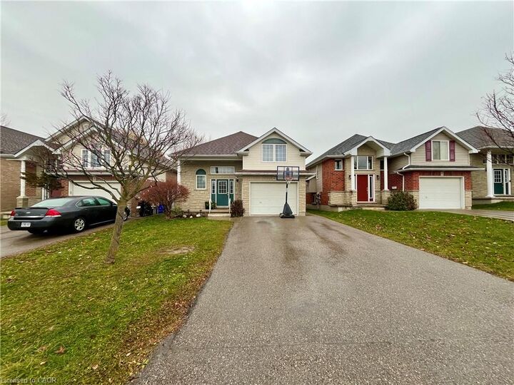 Property Photo:  6 Smetana Drive  ON N2B 3B8 