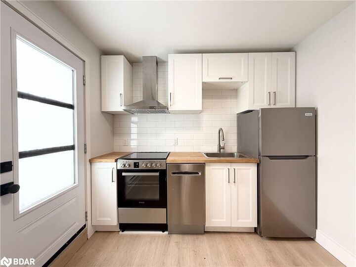 Property Photo: 372 Darling Street 13 ON N3S 3Y5