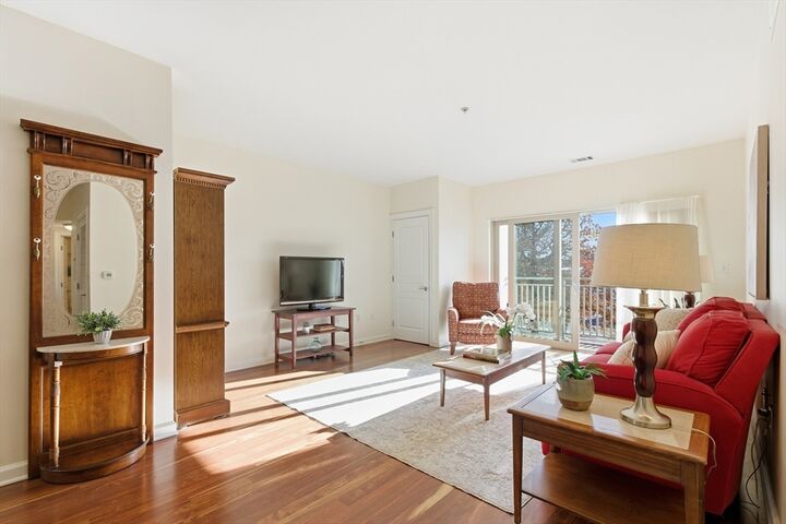 Property Photo:  3 Repton Cir 3204  MA 02472 