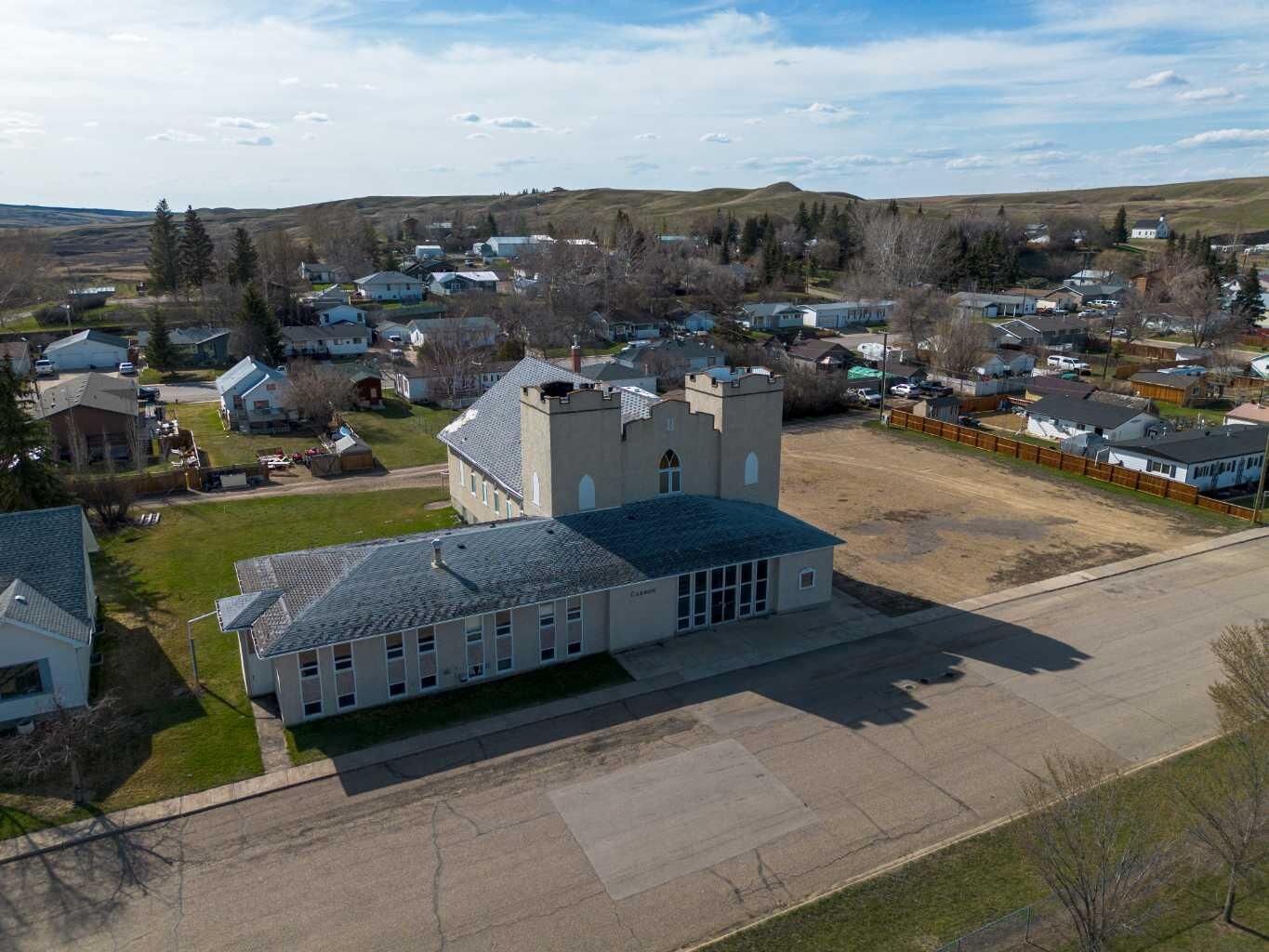 Property Photo: 214 Bruce Avenue AB T0M 0L0