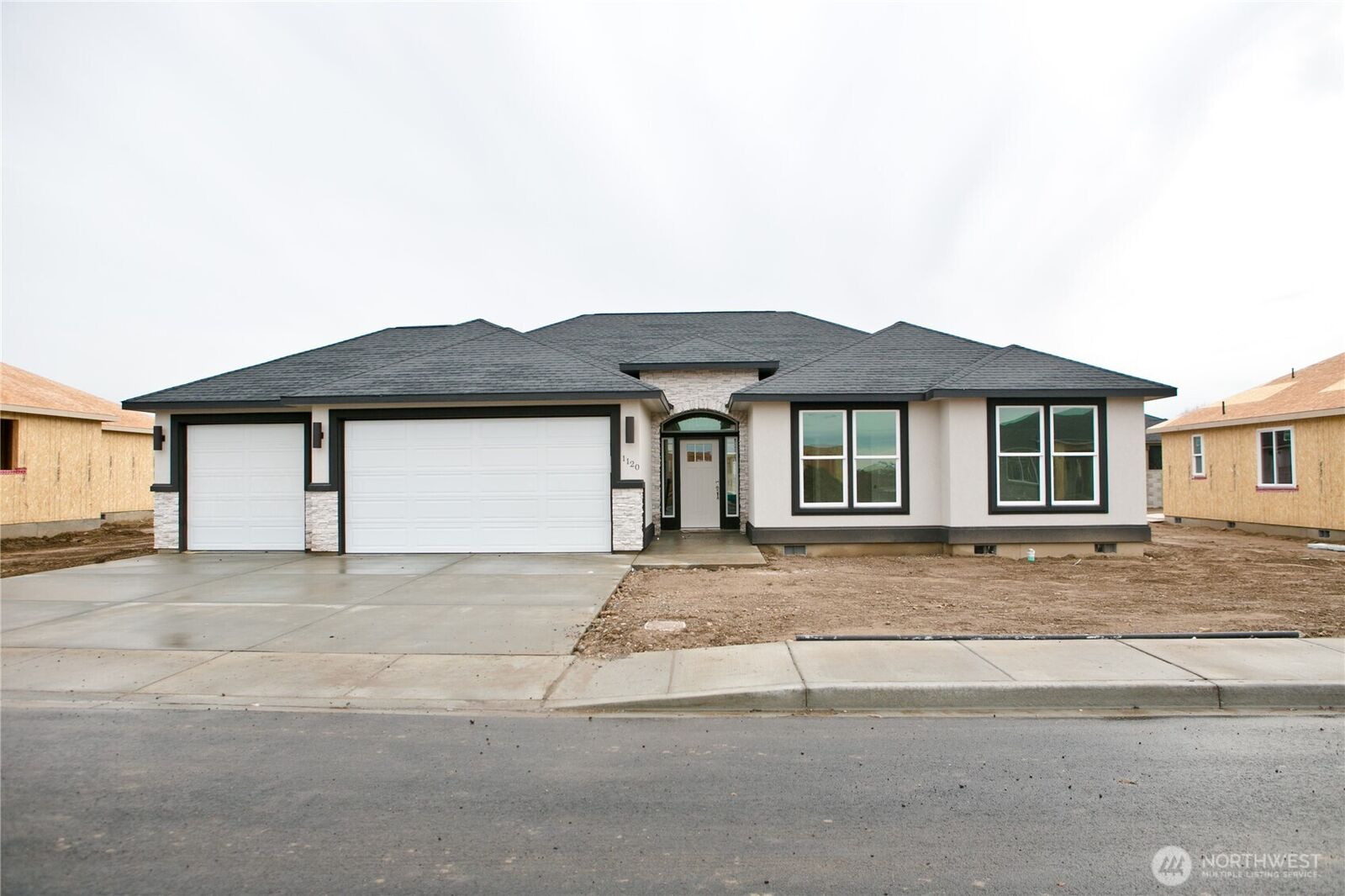 Property Photo:  707  N Street NE  WA 98848 