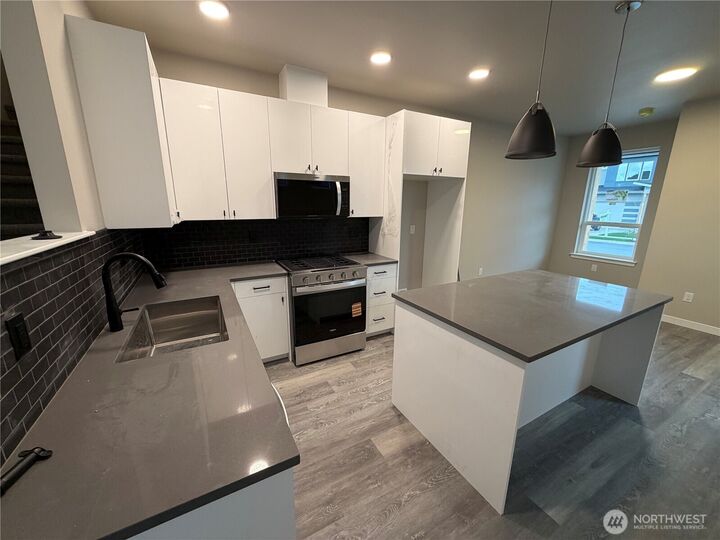 Property Photo:  553 (Lot 19)  Northview Street  WA 98226 