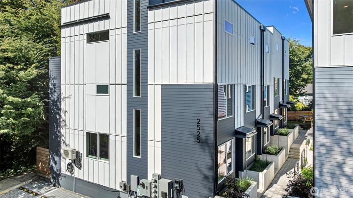 2525  29th Avenue S D  Seattle WA 98144 photo