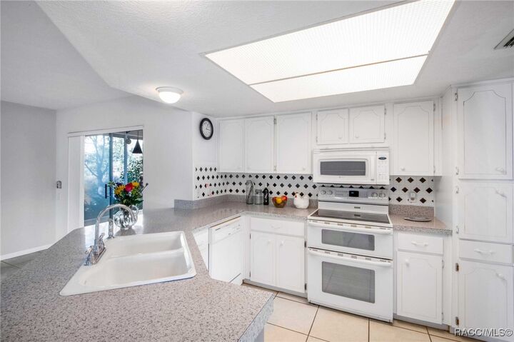 Property Photo: 9526 E Village Green Circle FL 34450