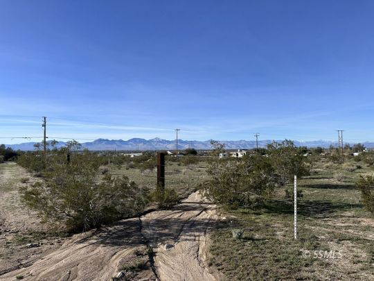 Property Photo:  1760 S Gateway Blvd  CA 93555 