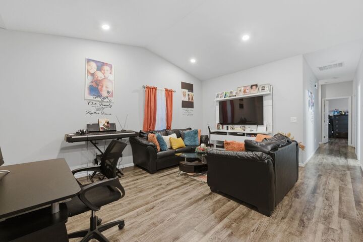 Property Photo: 429 S Longbranch Dr KS 67101-7019