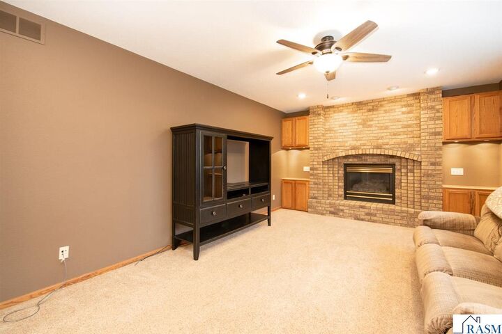 Property Photo: 10 Cardinal Court MN 56003