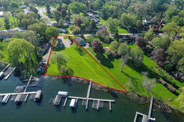 Property Photo:  413 Strauss Unit 4 Avenue  WI 54941 