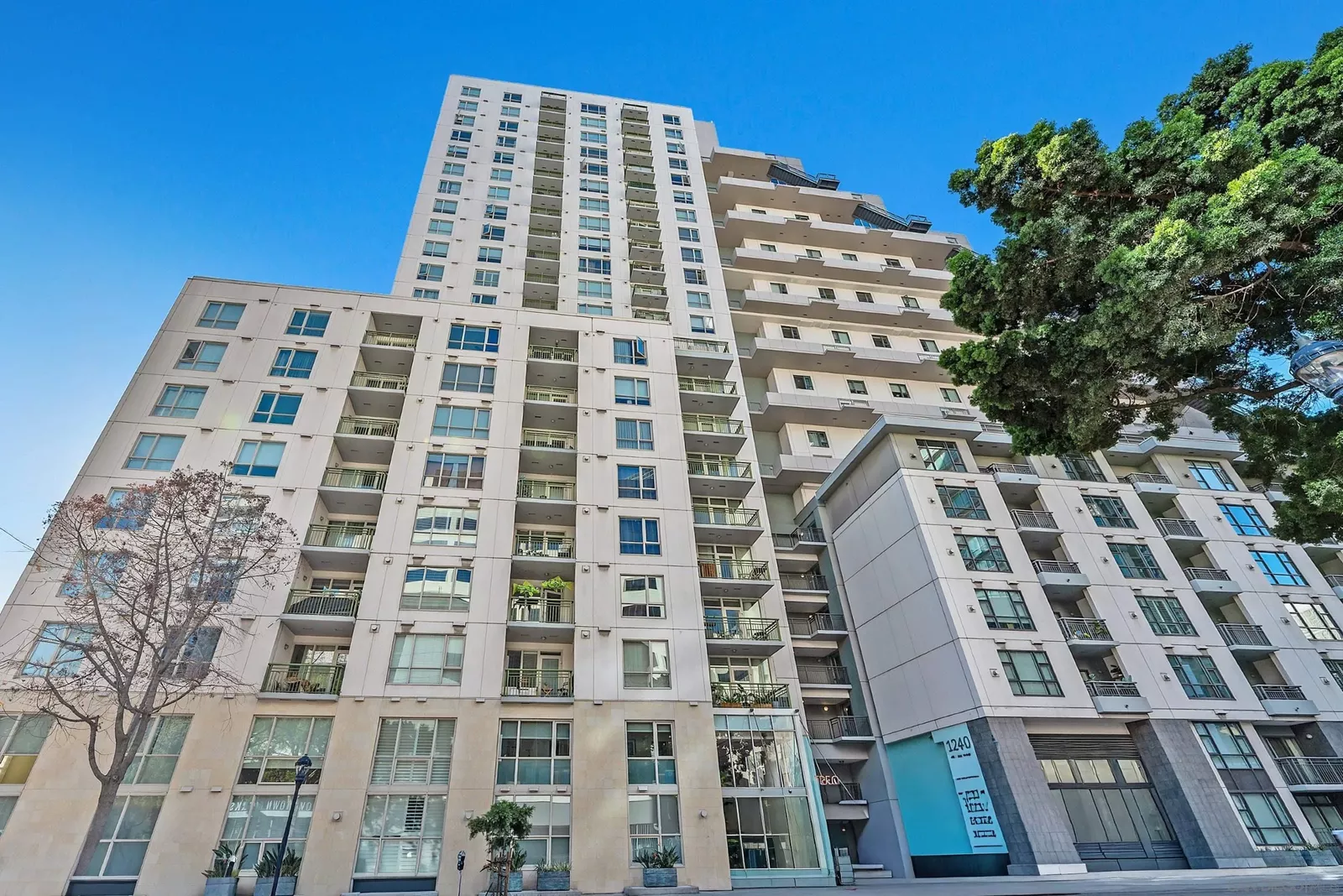 Property Photo:  1240 India St 2105  CA 92101 