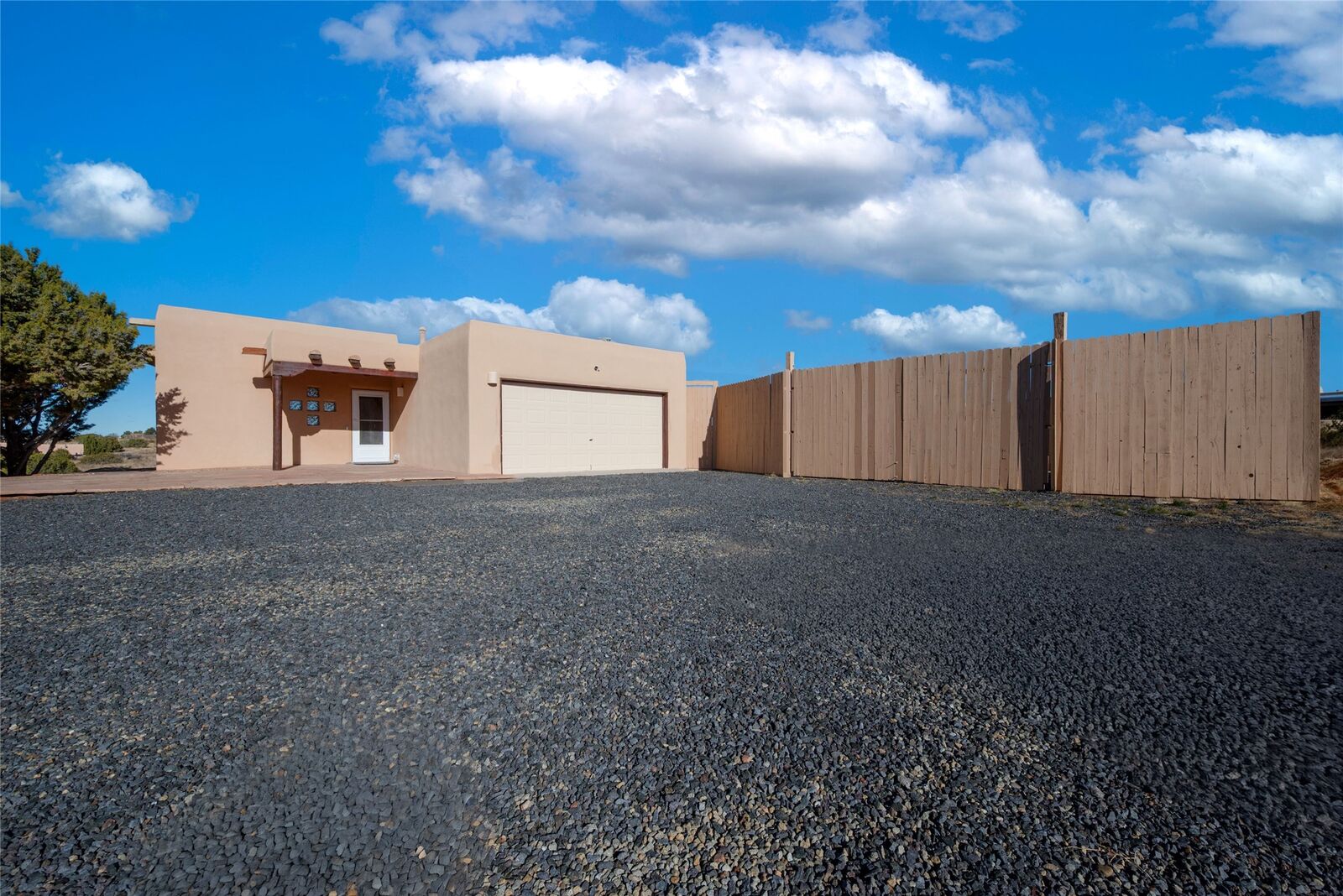 Property Photo:  7 Eldorado Way  NM 87508 