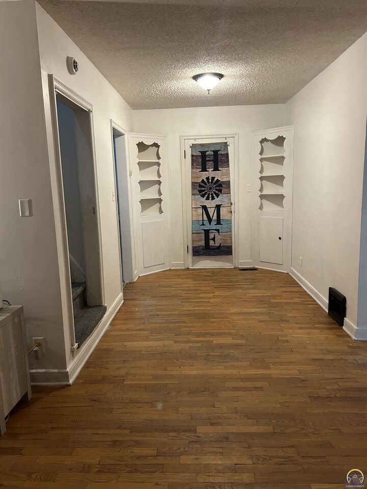 Property Photo: 910 SW Randolph Ave KS 66606