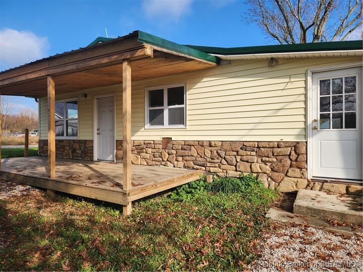 Property Photo: 2175 Heth Washington Road SW IN 47110