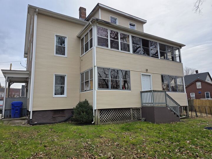 Property Photo: 32 Cottage Green CT 06082