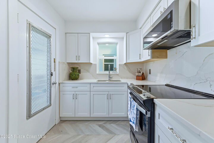 Property Photo: 351 Taylor Avenue FL 32920