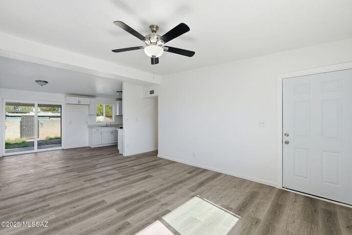 Property Photo: 932 W Weymouth Street AZ 85705