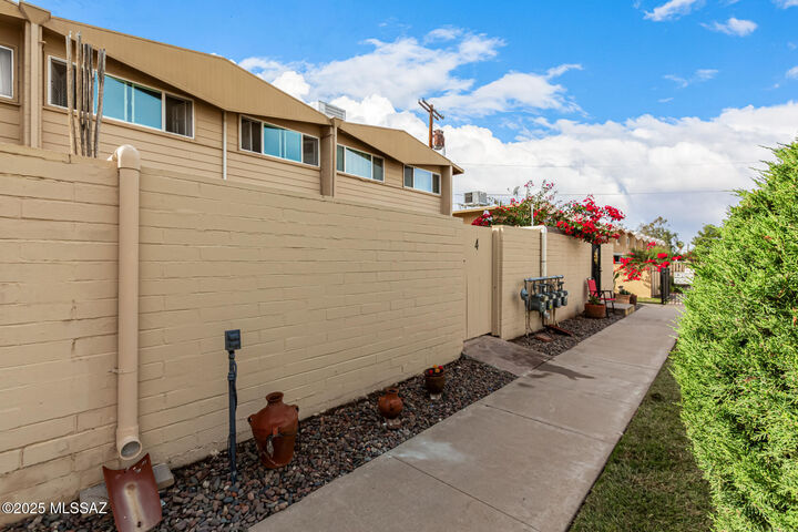Property Photo: 1776 S Palo Verde Avenue L4 AZ 85713
