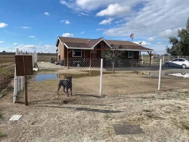 Property Photo: 11393 128 Road CA 93256