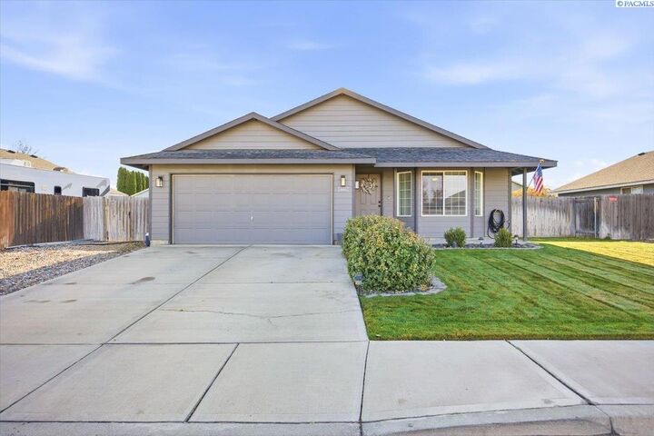 Property Photo: 6608 Robinson Dr WA 99301