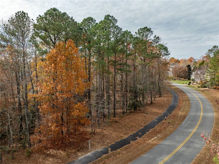 Property Photo:  9980 Mill Pond Run  VA 23168-9637 