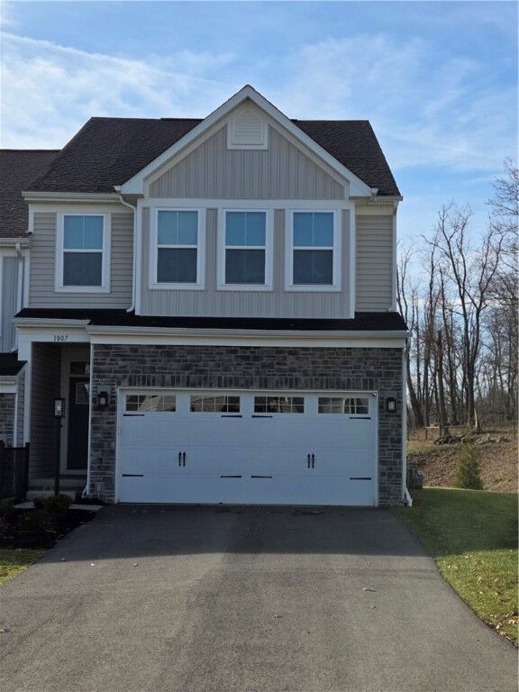 Property Photo:  1007 Wellington Ct  PA 15644 