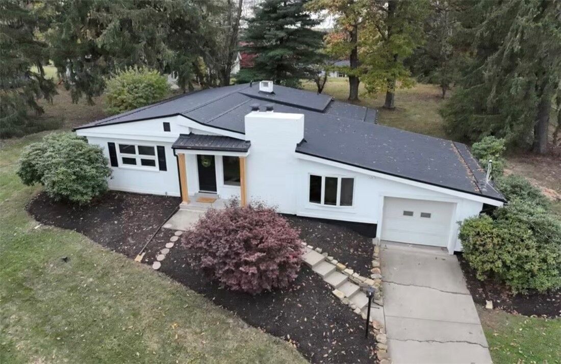 Property Photo:  687 Bower Hill  PA 15367 