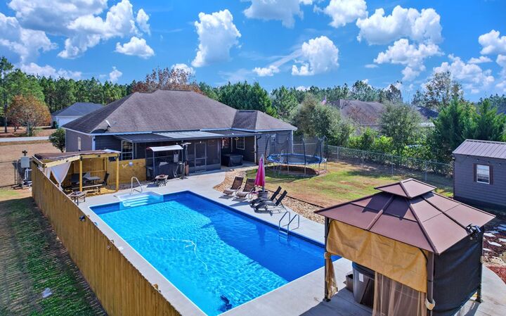 Property Photo:  140 White Oak Dr  GA 31763 