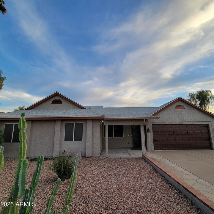 Property Photo: 2121 W Potter Drive AZ 85027