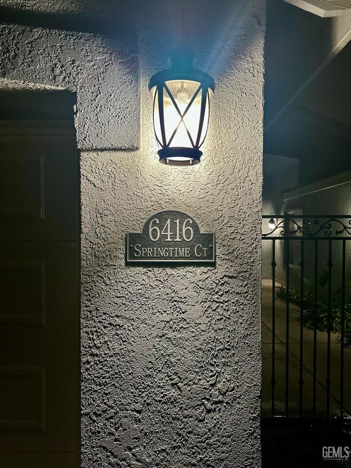 Property Photo: 6416 Springtime Court CA 93313