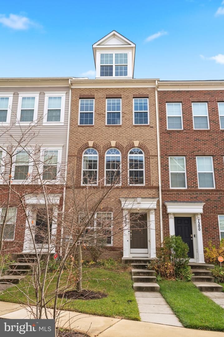 Property Photo: 7202 Silver Thorn Way MD 20705