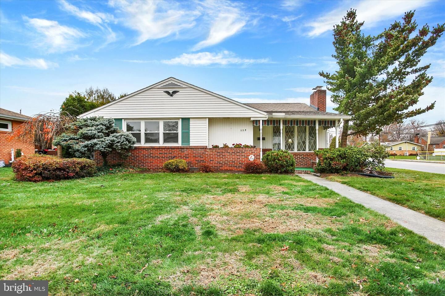 Property Photo: 117 E Maplewood Avenue PA 17055