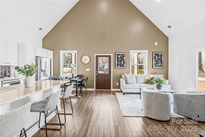 Property Photo:  512 N Mulberry Street  NC 28021 